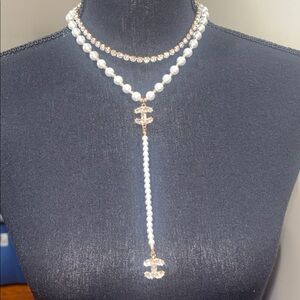 Elegant Pearl and Gold Necklace